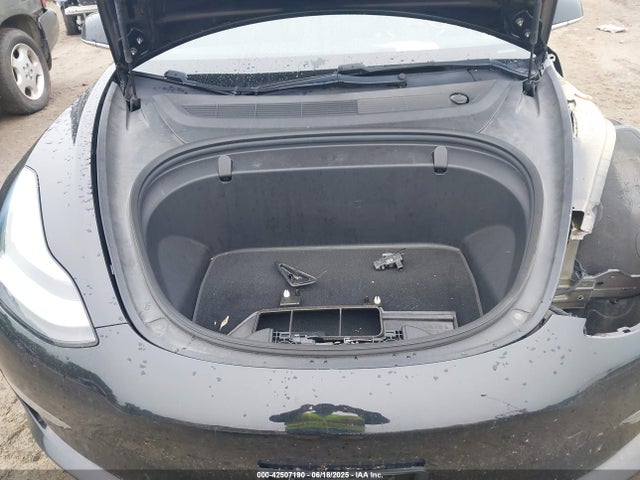 2018 TESLA MODEL 3 5YJ3E1EB4JF127724 Photo 9