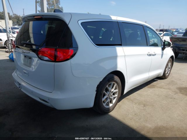 2022 CHRYSLER VOYAGER 2C4RC1CG2NR104452 Photo 3