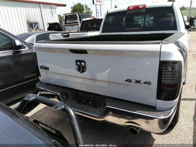 1C6RR7LM3HS879439 RAM 1500 Big Horn  4x4 5'7 Box
