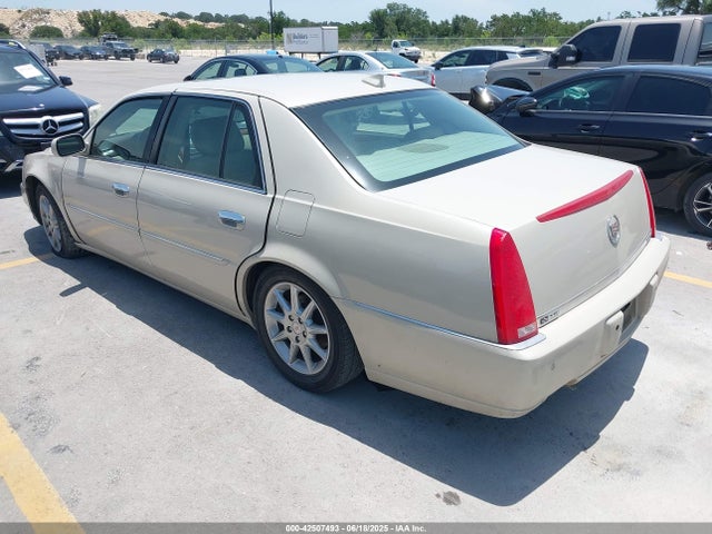 2011 CADILLAC DTS 1G6KD5E65BU125288 Photo 2