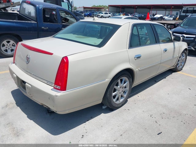 2011 CADILLAC DTS 1G6KD5E65BU125288 Photo 3