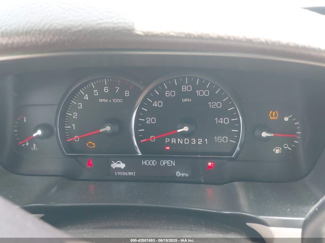 2011 CADILLAC DTS 1G6KD5E65BU125288 Photo 6