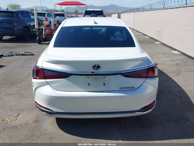 Lexus a25a-fxs, 3nm 2021 58ADA1C15MU008090 Image 17