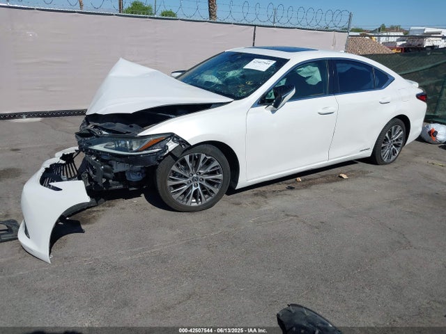 Lexus a25a-fxs, 3nm 2021 58ADA1C15MU008090 Image 2