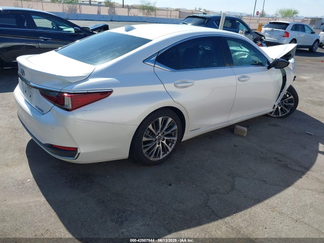 Lexus a25a-fxs, 3nm 2021 58ADA1C15MU008090 Image 4