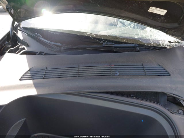 2024 TESLA MODEL Y 7SAYGDED2RF032628 Photo 9