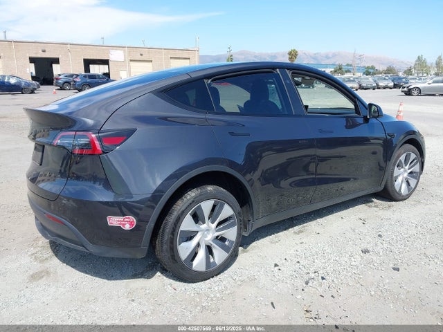 2024 TESLA MODEL Y 7SAYGDED2RF032628 Photo 3