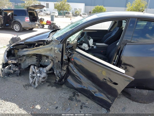 2024 TESLA MODEL Y 7SAYGDED2RF032628 Photo 5