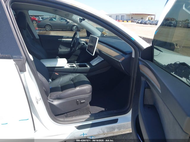 2023 TESLA MODEL Y 7SAYGDEE0PA178495 Photo 4
