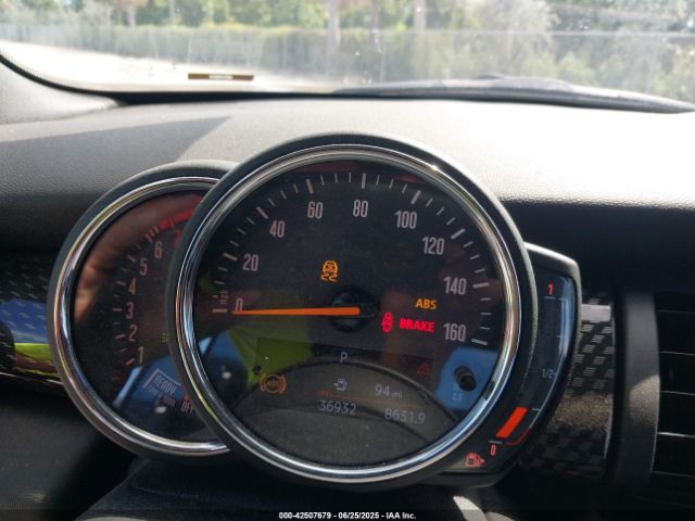 2021 MINI CONVERTIBLE WMWWJ5C0XM3M08622 Photo 6