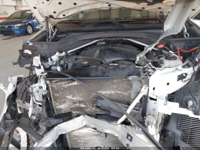 2016 BMW X5 5UXKR0C59G0P31184 Photo 9