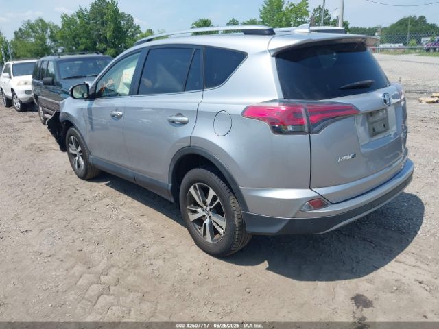 2018 TOYOTA RAV4 JTMRFREV1JD228405 Photo 2
