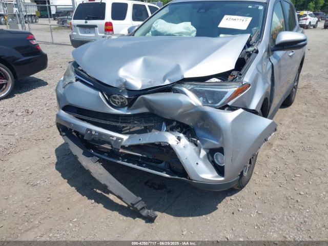 2018 TOYOTA RAV4 JTMRFREV1JD228405 Photo 5