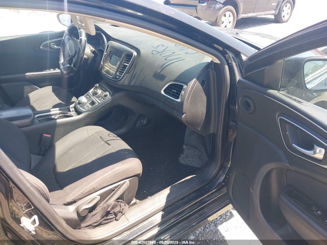 1C3CCCAB1FN611418 Chrysler 2015