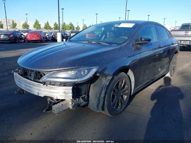 1C3CCCAB5FN715426 Chrysler 2015