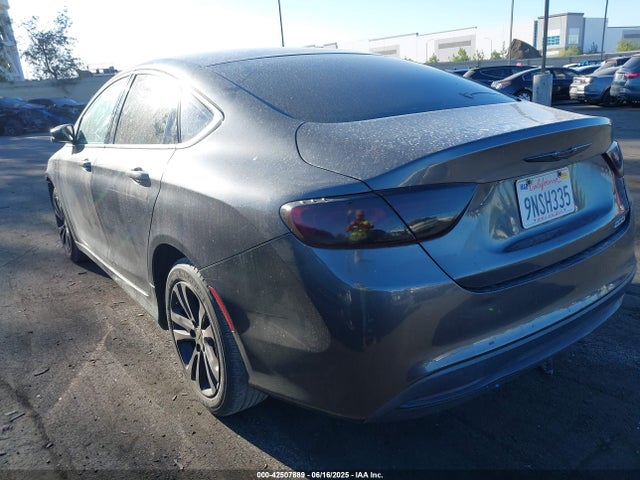 1C3CCCAB5FN715426 Chrysler 2015