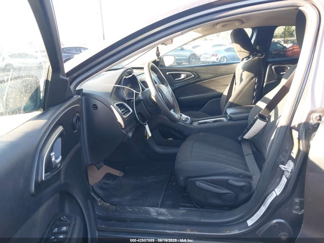 1C3CCCAB5FN715426 Chrysler 2015