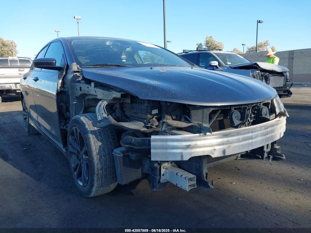 1C3CCCAB5FN715426 Chrysler 2015