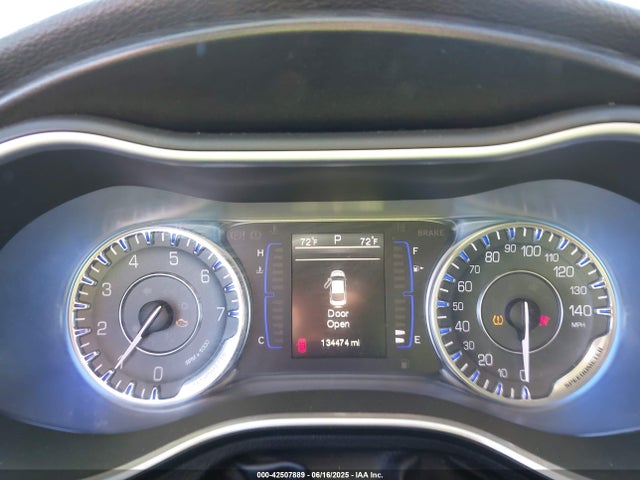 1C3CCCAB5FN715426 Chrysler 2015
