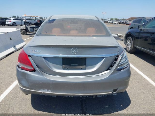 55SWF4JB0GU129379 Mercedes-Benz C 300 Luxury/sport