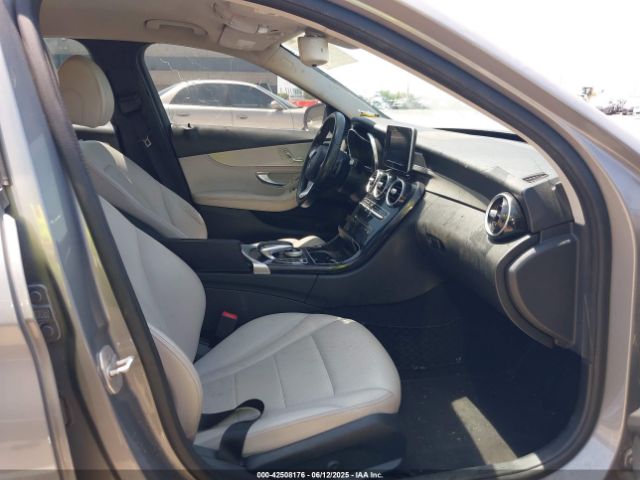 55SWF4JB0GU129379 Mercedes-Benz C 300 Luxury/sport