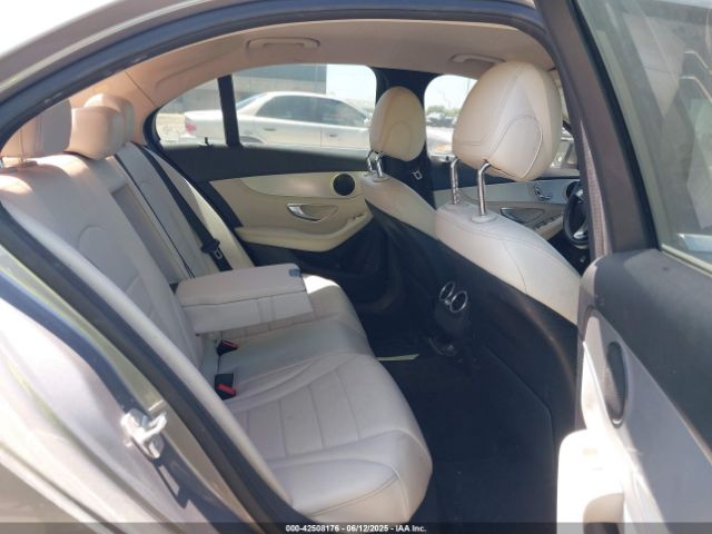 55SWF4JB0GU129379 Mercedes-Benz C 300 Luxury/sport