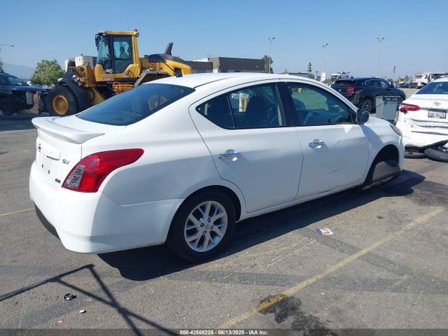 3N1CN7AP7FL906843 Nissan 2015