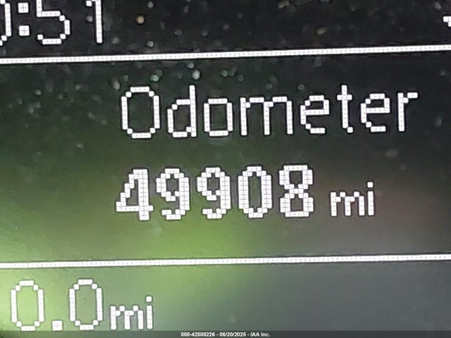 3VW517AT2HM824057 Volkswagen 1.8 tsi