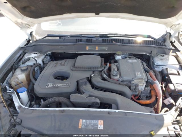 3FA6P0LU1JR225930 Ford Fusion Hybrid Se