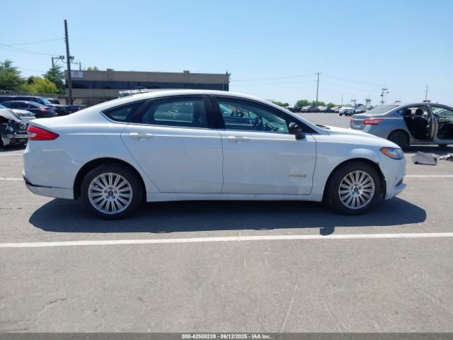 3FA6P0LU1JR225930 Ford Fusion Hybrid Se