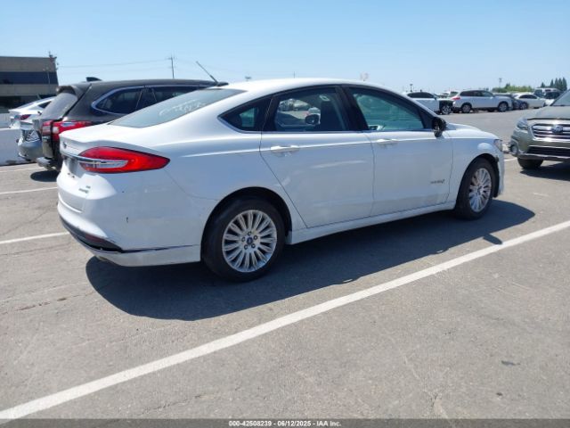 3FA6P0LU1JR225930 Ford Fusion Hybrid Se
