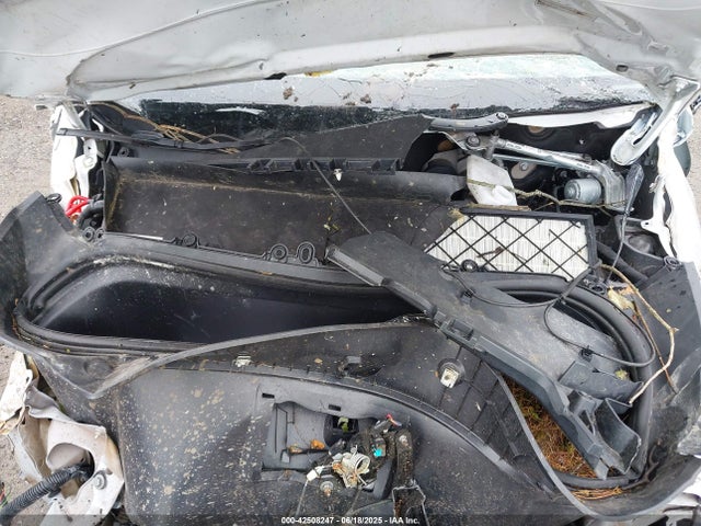 2023 TESLA MODEL Y 7SAYGDEE5PF892772 Photo 9