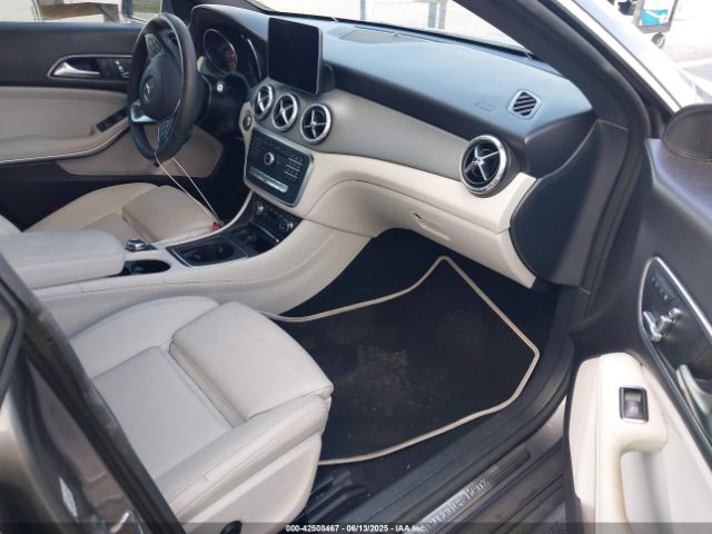 2019 MERCEDES-BENZ CLA 250 WDDSJ4EB0KN720613 Photo 4