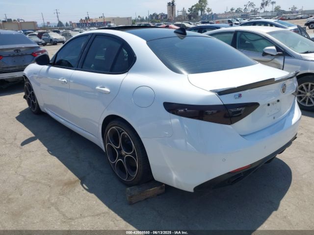 2023 ALFA ROMEO GIULIA ZARFAMBN5P7669508 Photo 2