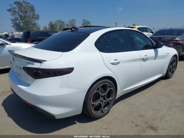 2023 ALFA ROMEO GIULIA ZARFAMBN5P7669508 Photo 3