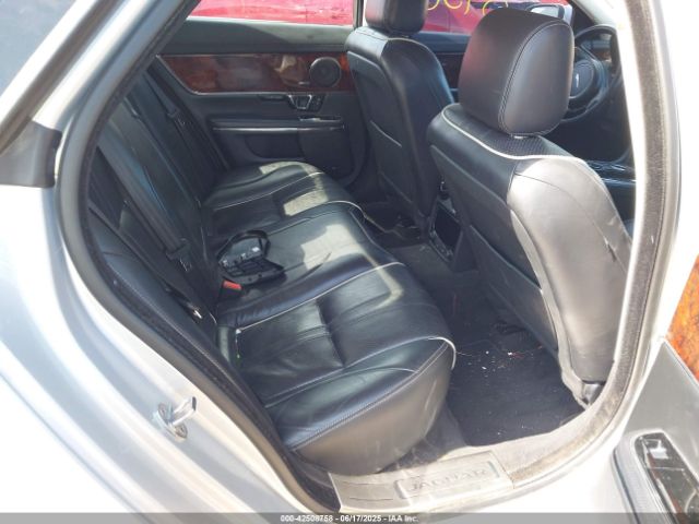 2016 JAGUAR XJ SAJWA1C7XG8W02813 Photo 7