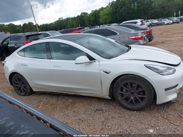 5YJ3E1EA0LF658686 Tesla MODEL 3