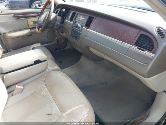 2004 LINCOLN TOWN CAR 1LNHM83W54Y632405 Photo 4