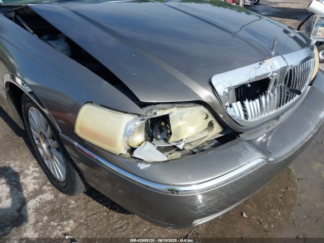 2004 LINCOLN TOWN CAR 1LNHM83W54Y632405 Photo 5
