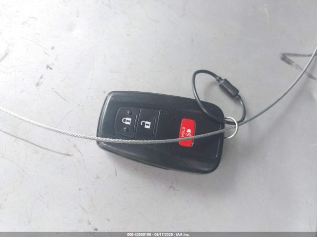 2T3P1RFV7RC411358 Toyota Rav4 Xle