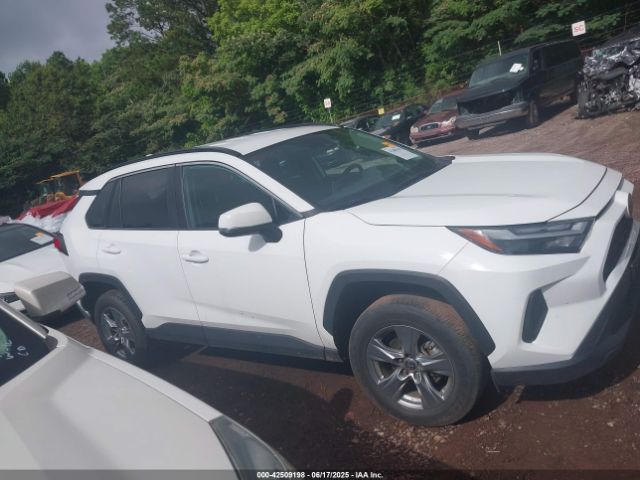 2T3P1RFV7RC411358 Toyota Rav4 Xle