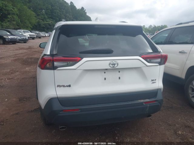 2T3P1RFV7RC411358 Toyota Rav4 Xle