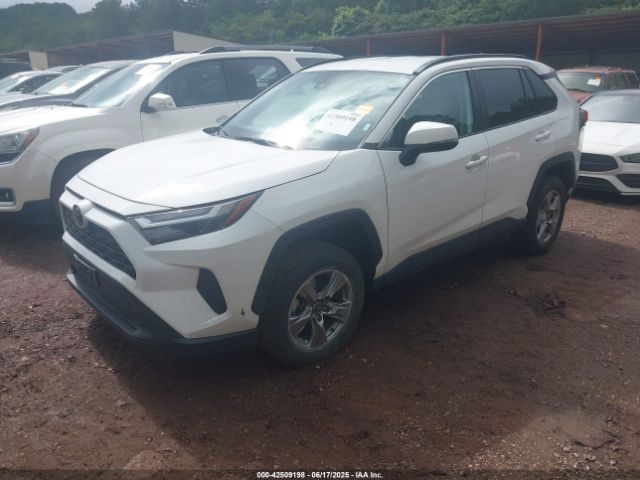 2T3P1RFV7RC411358 Toyota Rav4 Xle