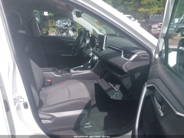 2T3P1RFV7RC411358 Toyota Rav4 Xle