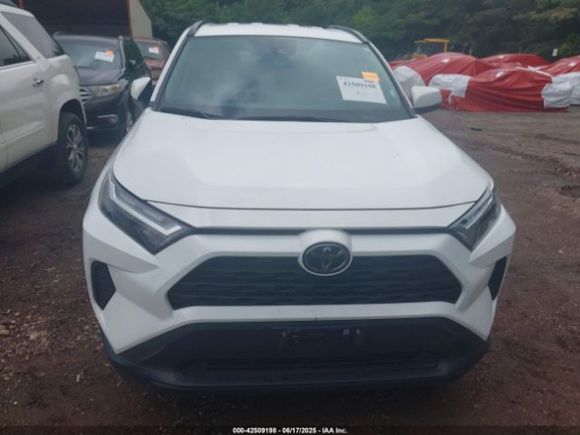2T3P1RFV7RC411358 Toyota Rav4 Xle
