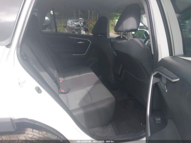2T3P1RFV7RC411358 Toyota Rav4 Xle