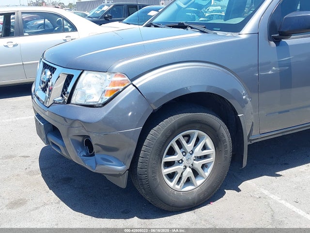 1N6AD0FR8HN757402 Nissan 2017