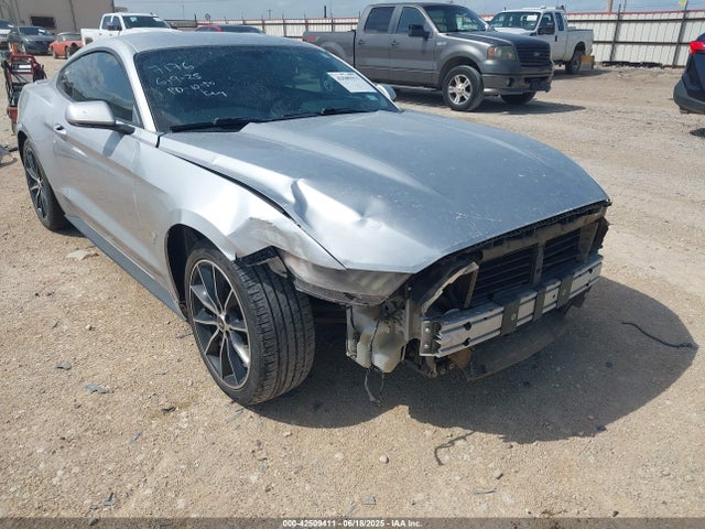 Ford 2.3l 4v premium fuel 2017 1FA6P8TH2H5277176 Image 6