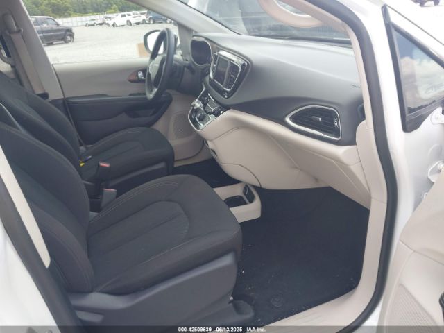 2024 CHRYSLER VOYAGER 2C4RC1CG3RR119709 Photo 4