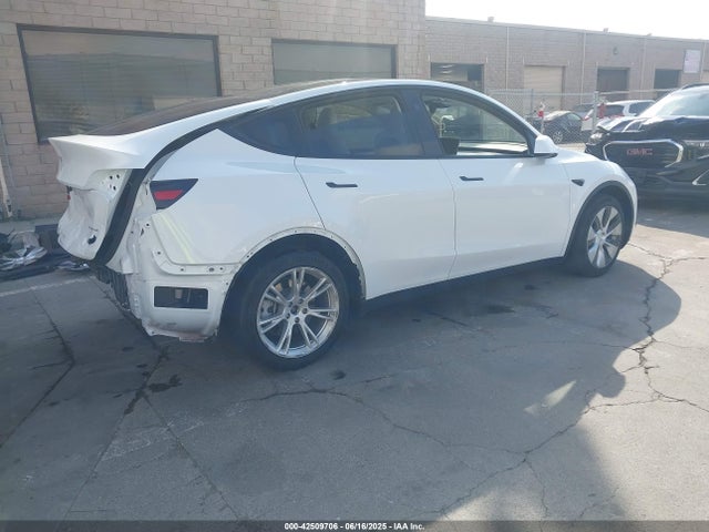 7SAYGDEE2PF832769 Tesla Model Y